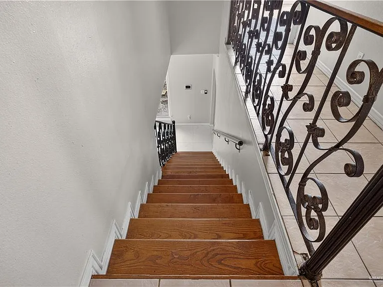 2308 Colorado St — Photo 22