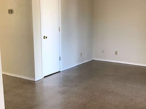 3rd image of 504 Pennsylvania St SE APT 1