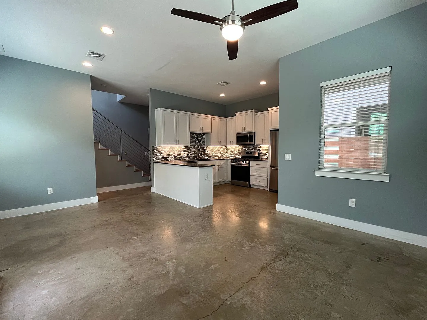 1005 Valdez Street — Photo 2