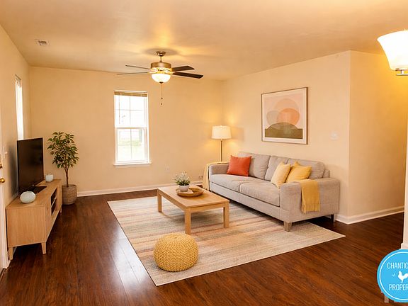 2nd image of 917 Skinner Dr