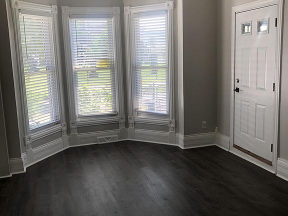 3rd image of 946 W Alexandrine St