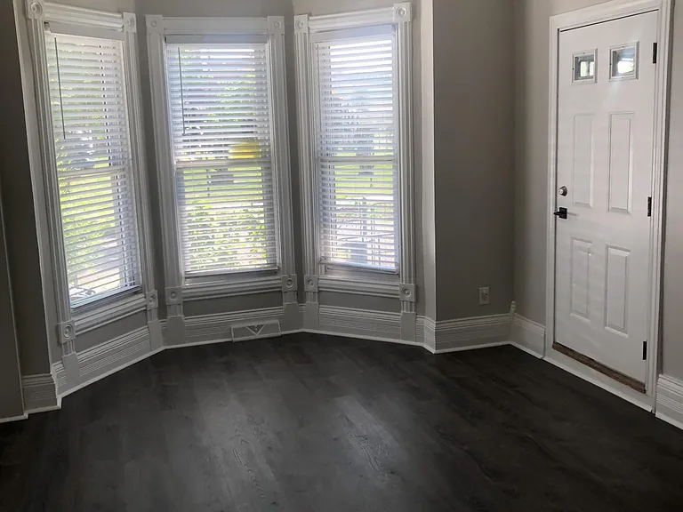 946 W Alexandrine St — Photo 3