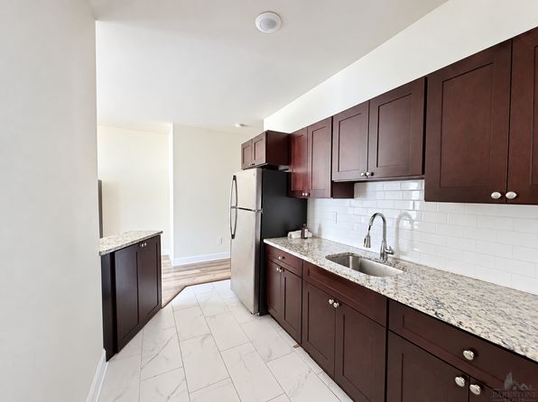 11 Broadway #22D