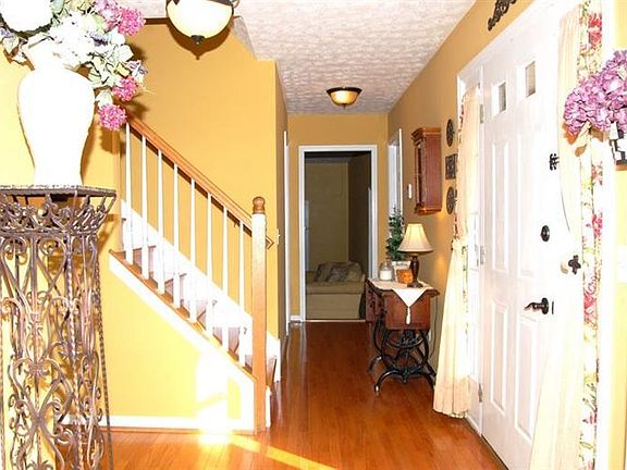 2nd image of 4698 Beechknoll Ln