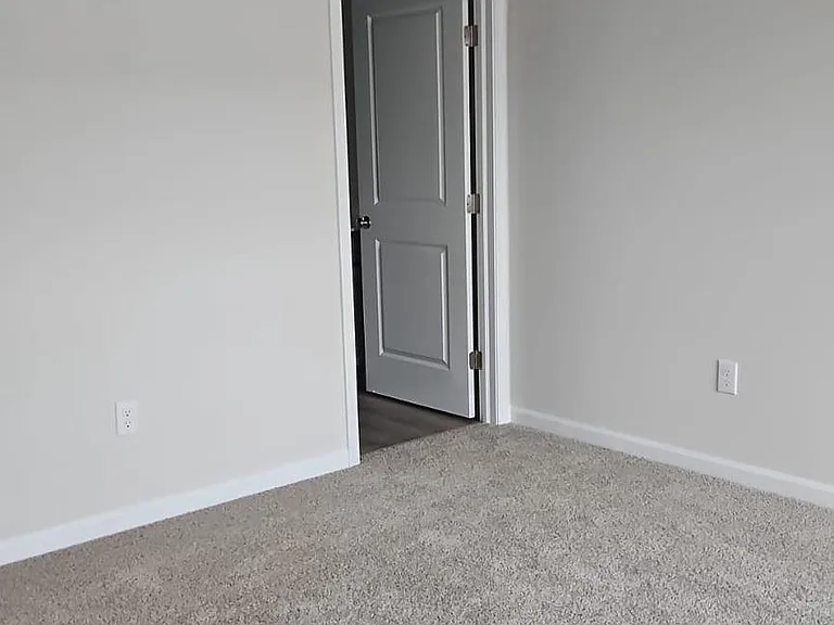 15 Elliot Ln — Photo 33