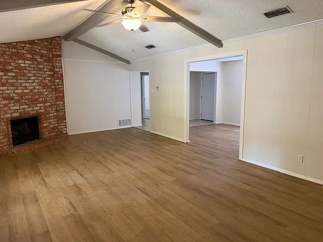 5214 King George Dr — Photo 2