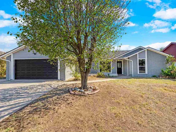 712 SW Chaucer Dr, Lawton, OK 73505