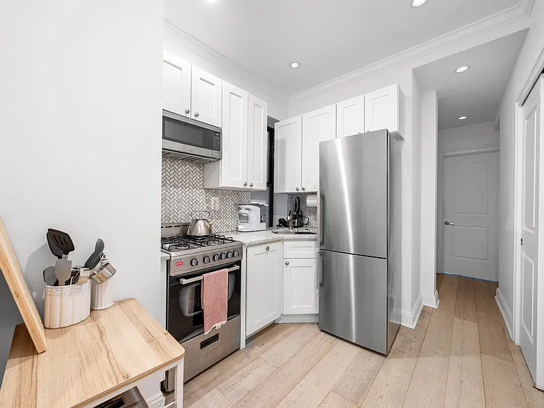 206 W 80th St #1E — Photo 1