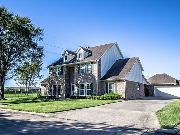 2nd image of 6220 Sheridan Oaks Dr