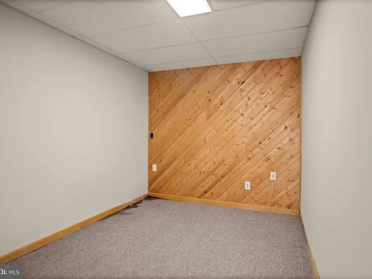 1602 Oak Spring Way — Photo 21
