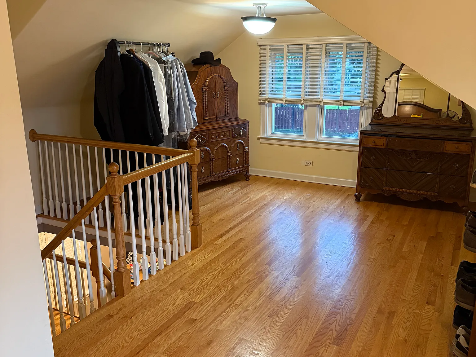 3 bed, 2300 sqft, $2,900 — Photo 3