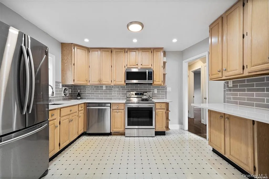 4 bed, 1750 sqft, $5,250 — Photo 4