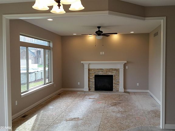 2nd image of 48094 Norwood Dr