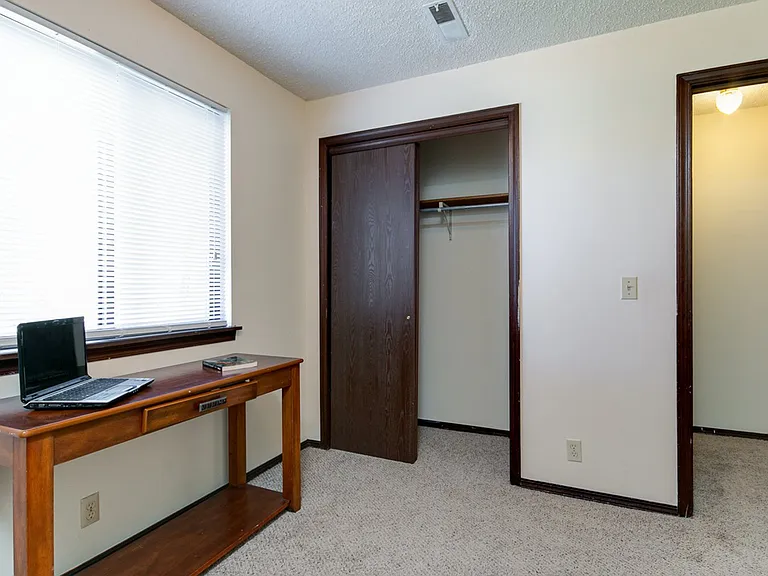 1524 McCain Ln — Photo 11