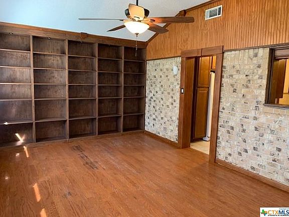 2nd image of 1005 Jackie Jo Ln