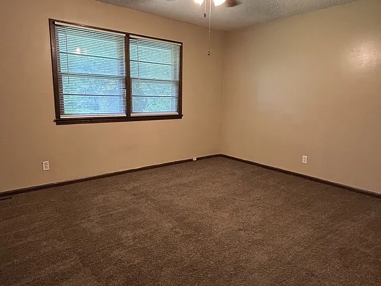 1814 S Olive St — Photo 6