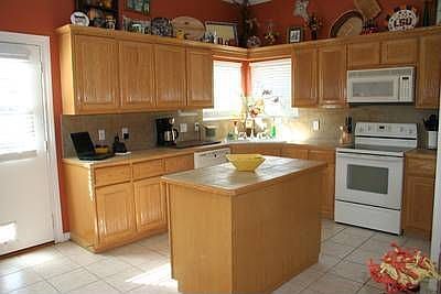 4th image of 1019 N Yale Dr