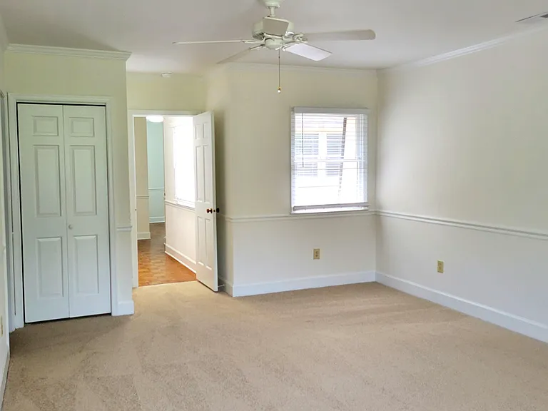102 Wimbledon Dr — Photo 31