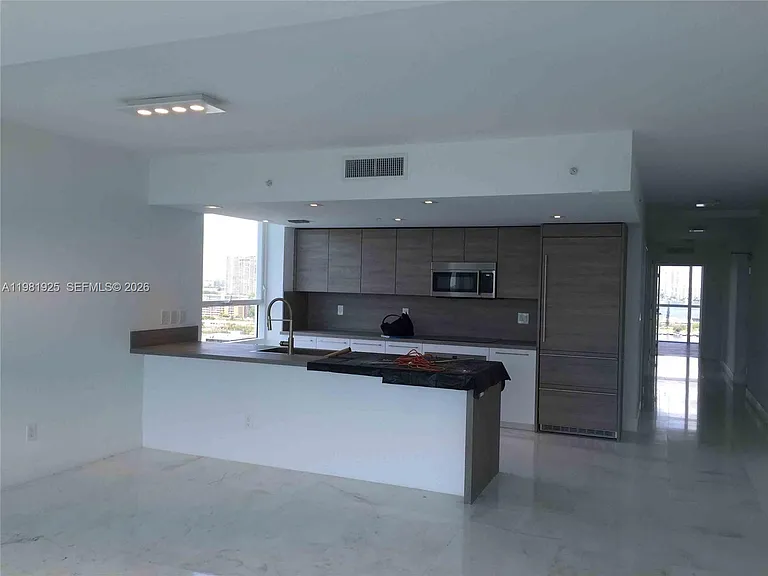 400 Sunny Isles Blvd #1701 — Photo 9