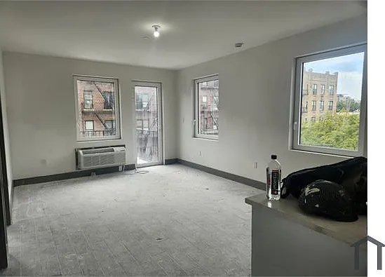 3 bed, $3,606 — Photo 3