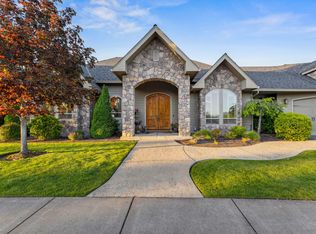 1067 NW Starlite Pl, Grants Pass, OR