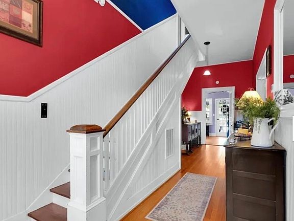 2nd image of 7 Lee St