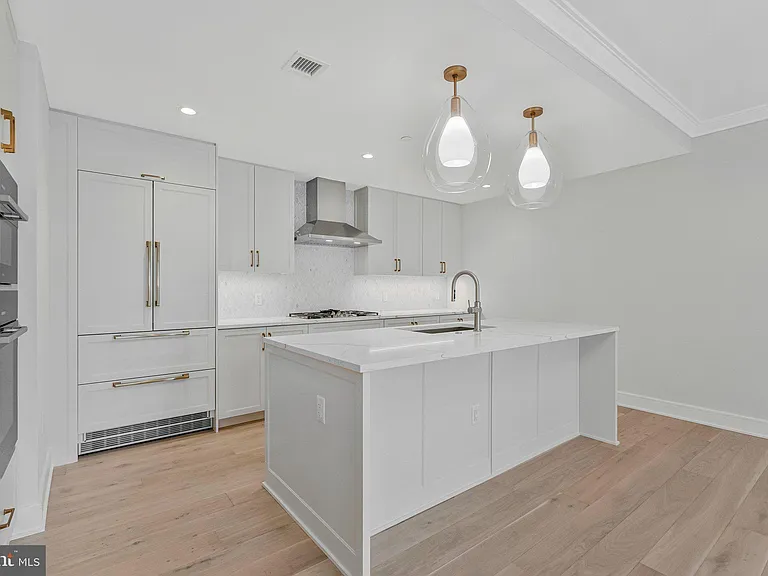 6718 Lowell Ave #507 — Photo 20
