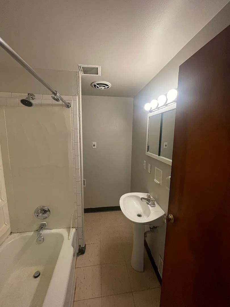 7th Avenue Duplex — Photo 3