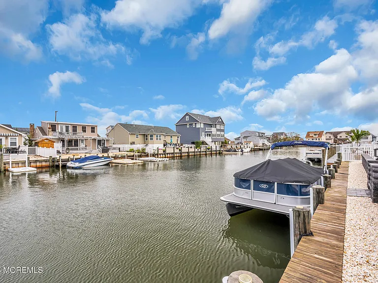 20 Venetian Ct — Photo 29
