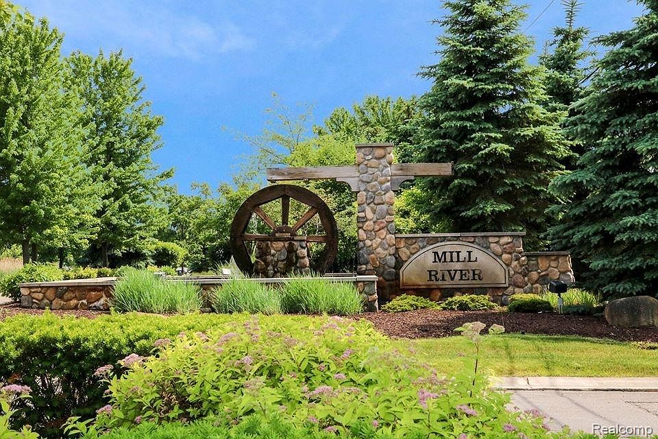 1st image of 28234 Oakmonte Cir W #1