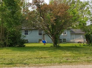 199 Peace Pipe Ln, East Dubuque, IL 61025