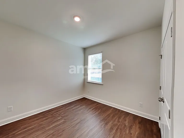 556 Summit View Ln — Photo 12
