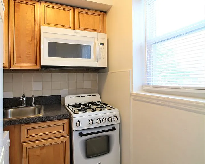 1616 Pine St — Photo 7