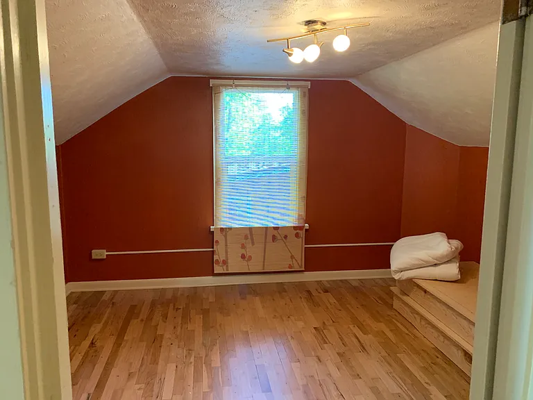 2027 Virginia Ln — Photo 11