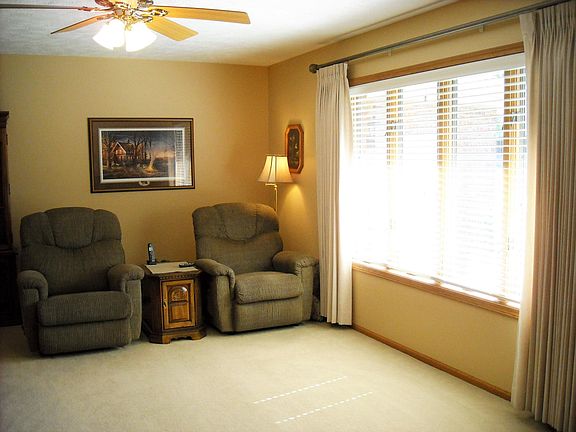 4th image of 6520 Campbell Dr
