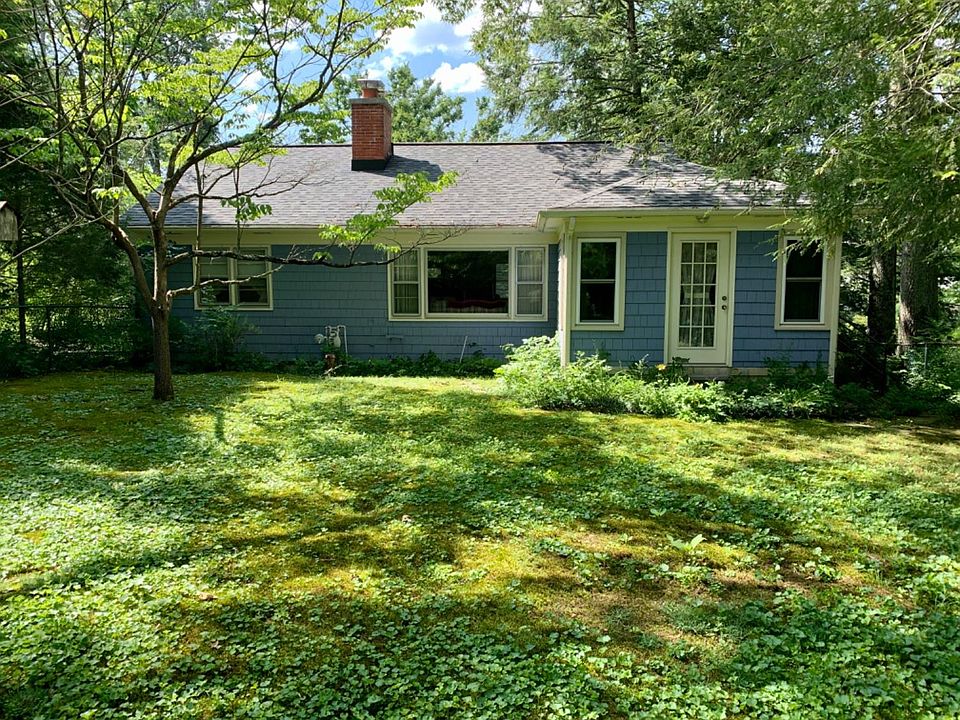 2nd image of 130 Lorraine Ct