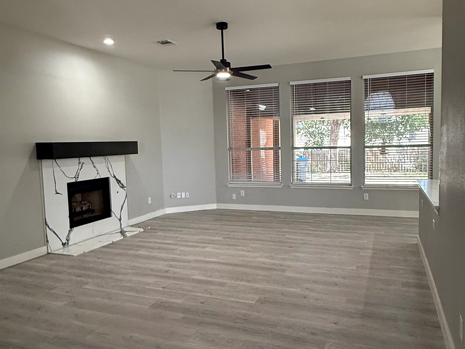 5 bed, 3967 sqft, $3,750 — Photo 2
