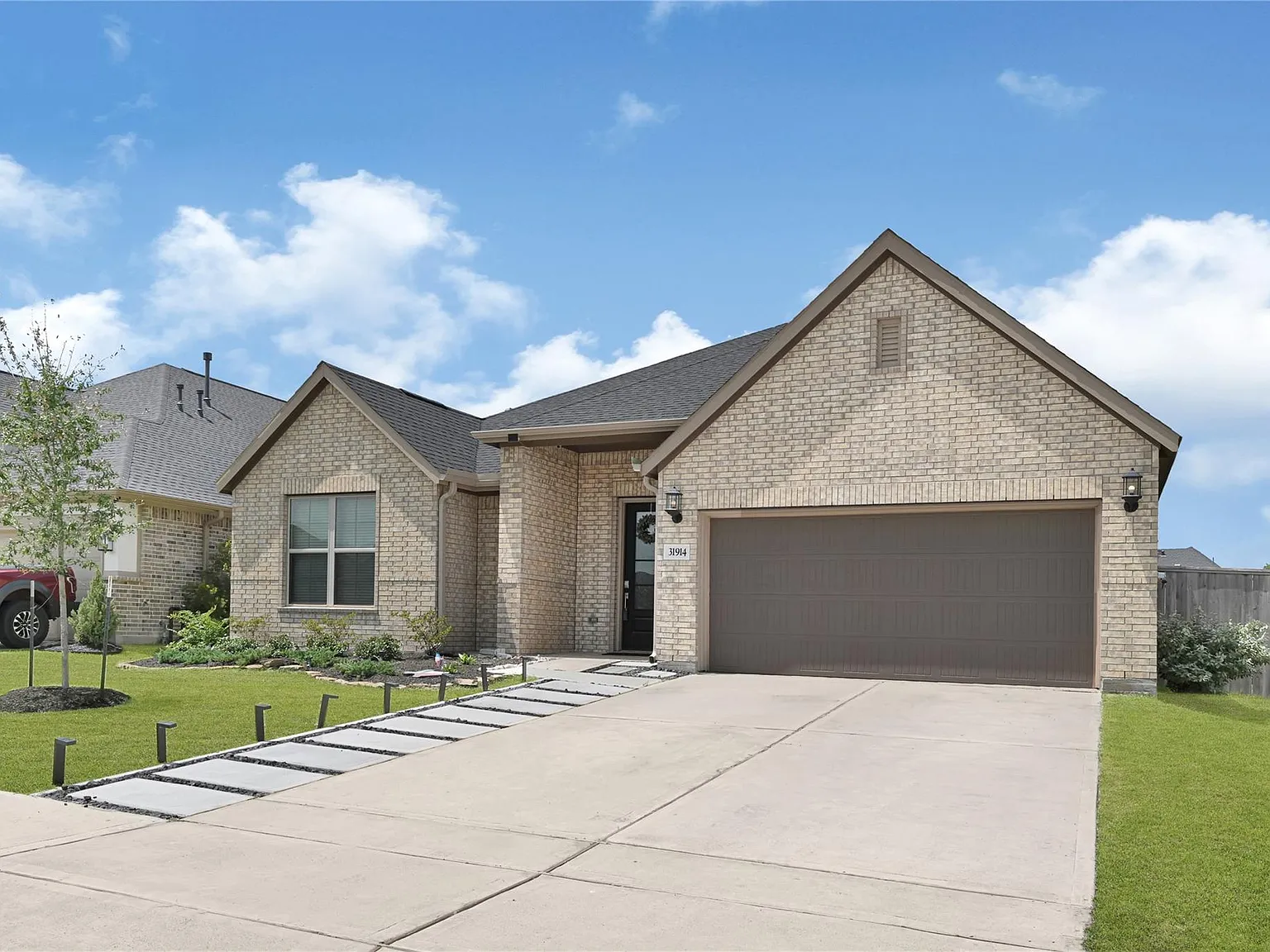 4 bed, 3.0 bath, 2760 sqft, $2,775 — Photo 4