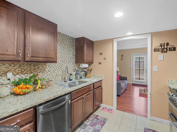 4th image of 103 Oak Cir