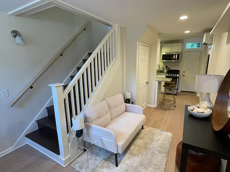 1517 Lemmon St — Photo 2