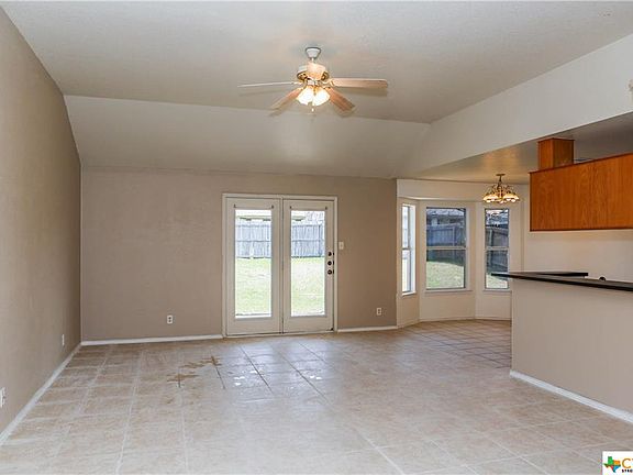 3rd image of 4304 Maggie Dr