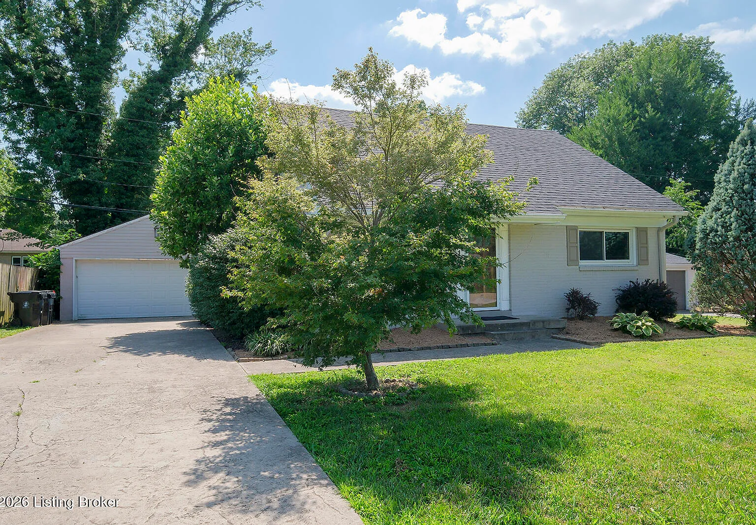 4 bed, 1.5 bath, 1400 sqft, $2,200 — Photo 3
