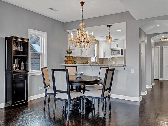 4th image of 1542 W Diversey Pkwy #3
