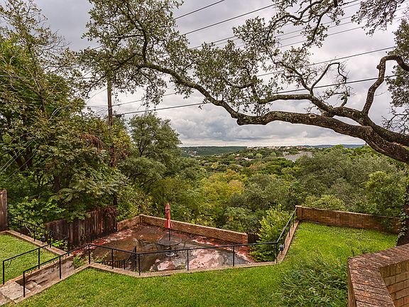 3rd image of 3925 Sierra Dr