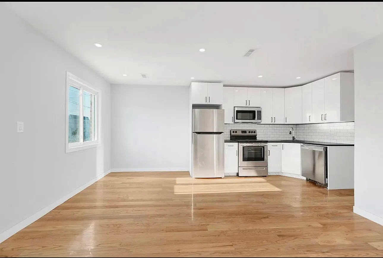 3 bed, 1300 sqft, $3,800 — Photo 4