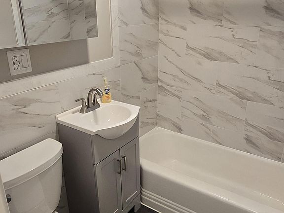 2nd image of 895 Warrenville Rd #2