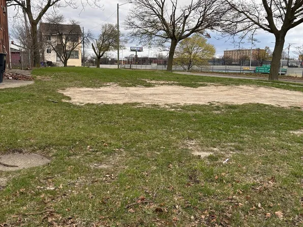 4900 Whitfield St, Detroit, MI 48204