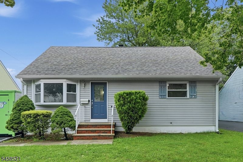 1st image of 32 Merkel Dr
