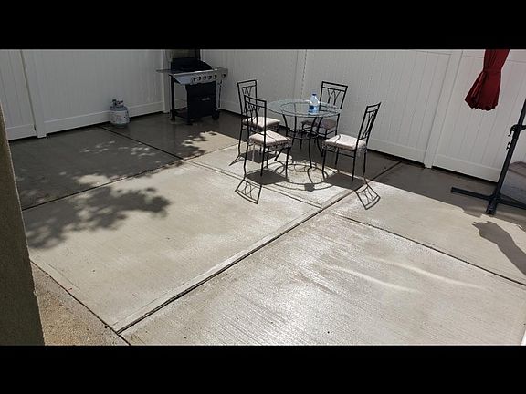 4th image of 46 Kenmore Ave Floor 1