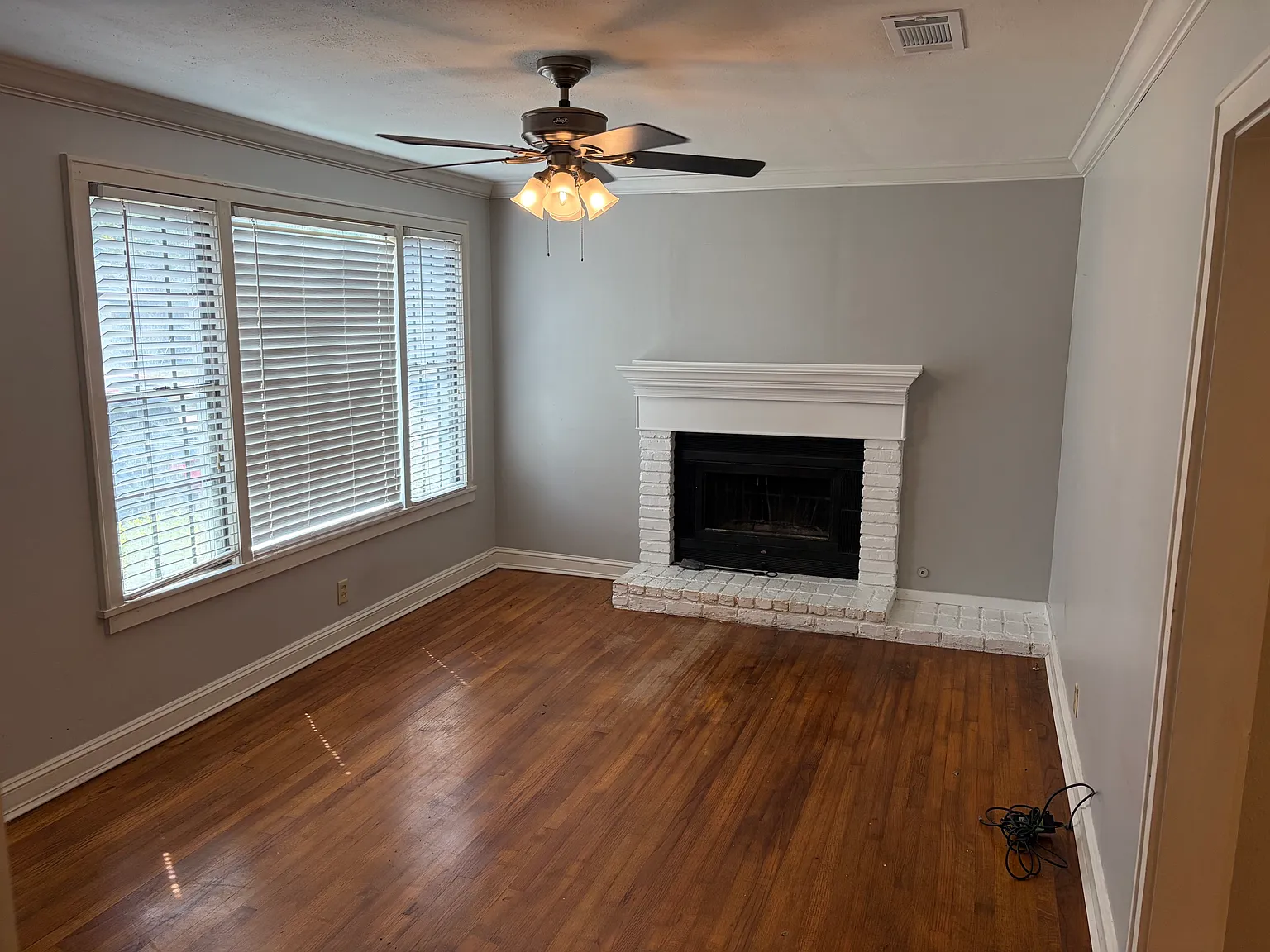 2 bed, 1100 sqft, $1,300 — Photo 4